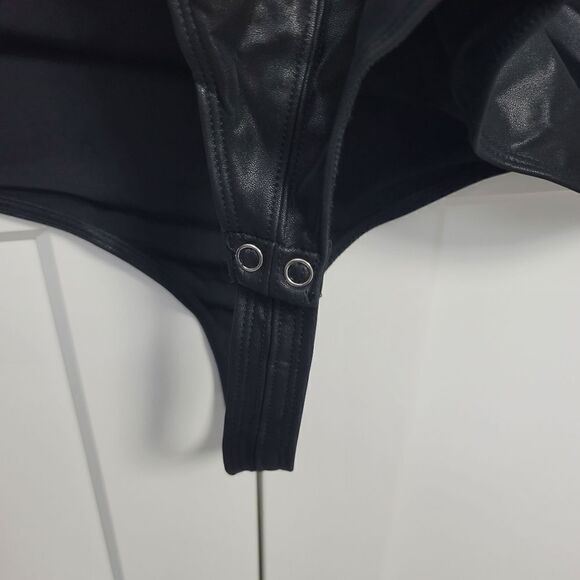 Good American better than leather bodysuit - Picture 9 of 10